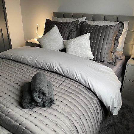 Beautiful Modern Cosy Central Apartment / Sleeps 4 レディング エクステリア 写真