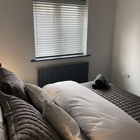 Beautiful Modern Cosy Central Apartment / Sleeps 4 レディング エクステリア 写真
