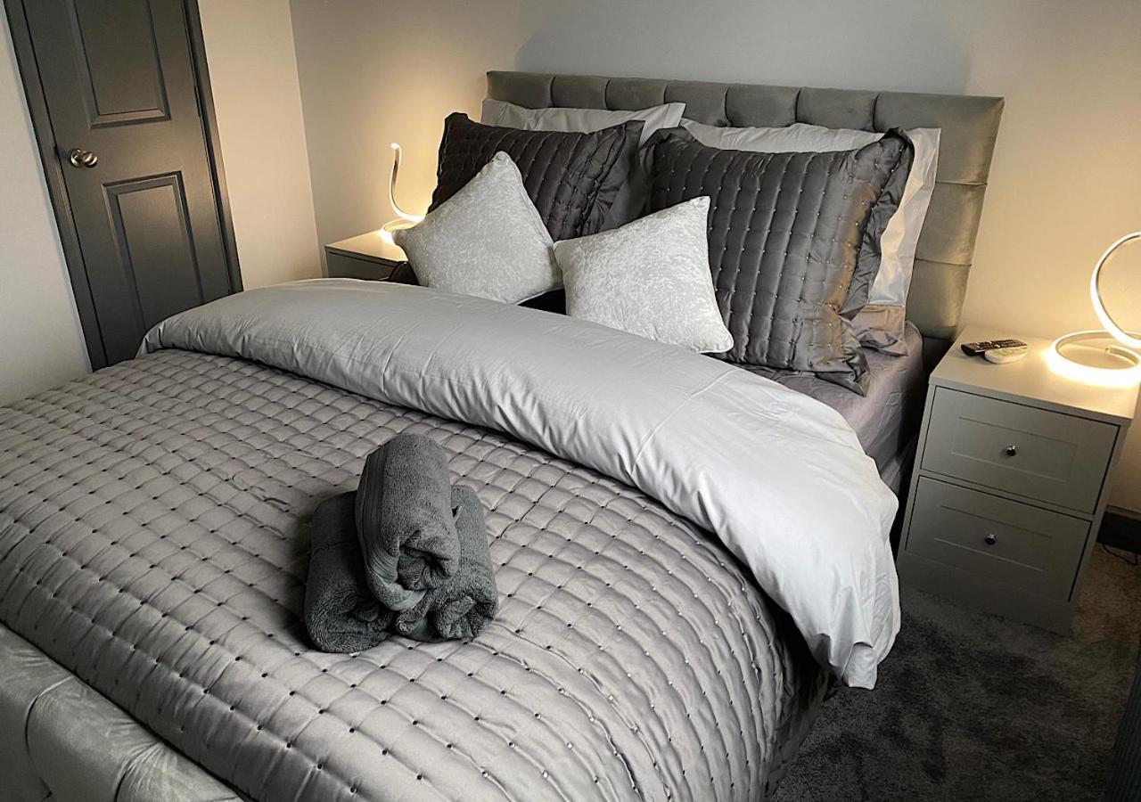 Beautiful Modern Cosy Central Apartment / Sleeps 4 レディング エクステリア 写真