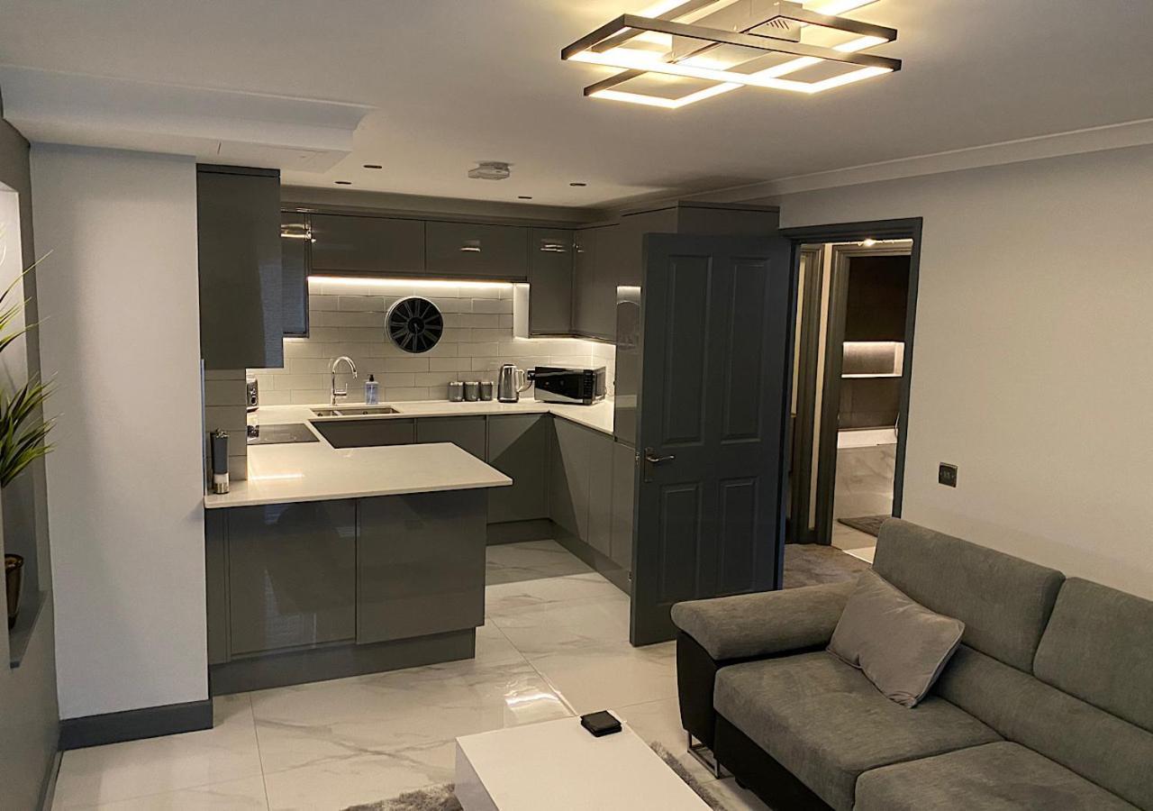 Beautiful Modern Cosy Central Apartment / Sleeps 4 レディング エクステリア 写真