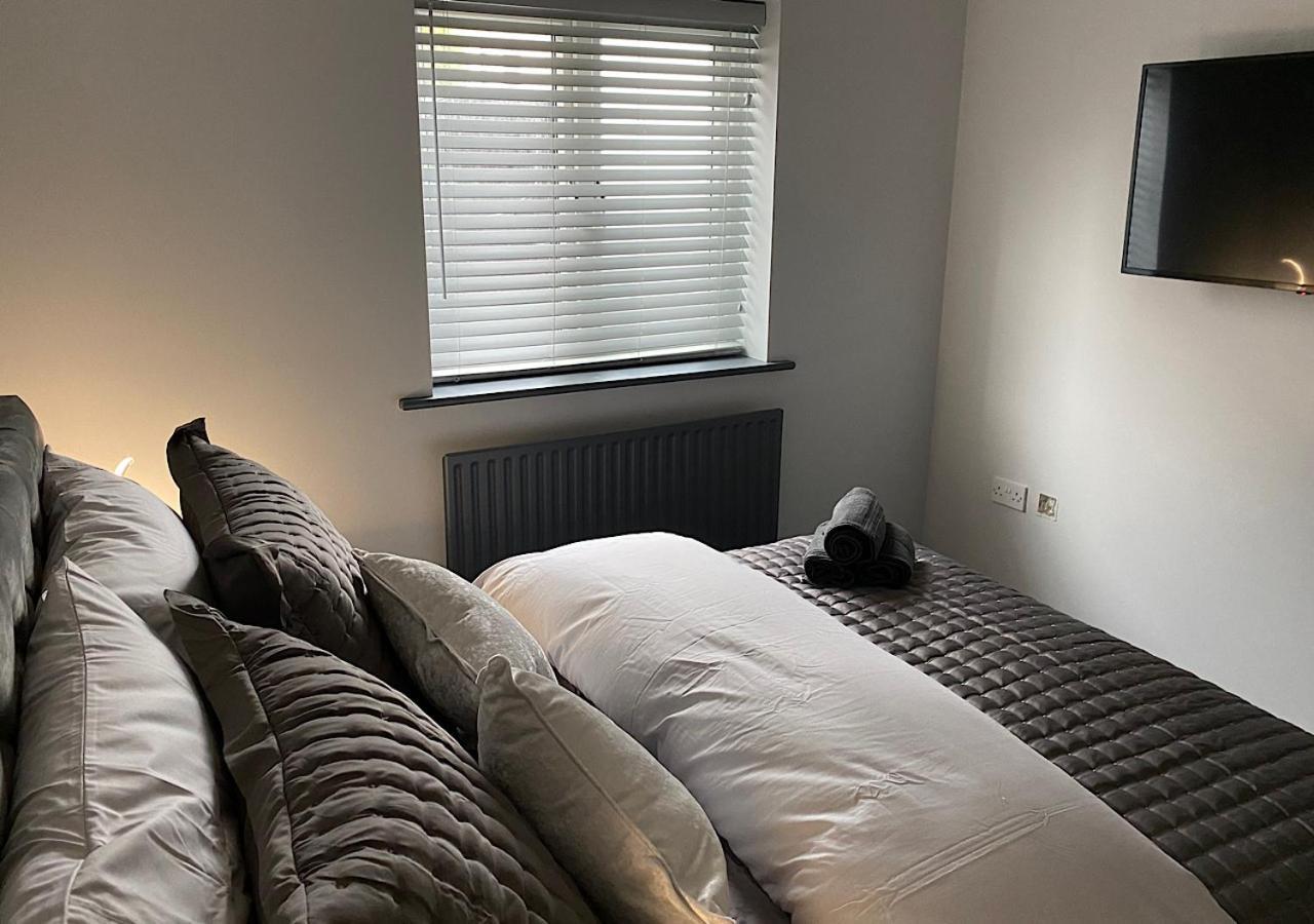 Beautiful Modern Cosy Central Apartment / Sleeps 4 レディング エクステリア 写真