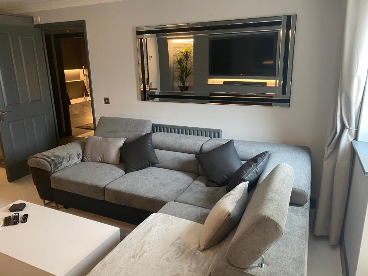 Beautiful Modern Cosy Central Apartment / Sleeps 4 レディング エクステリア 写真